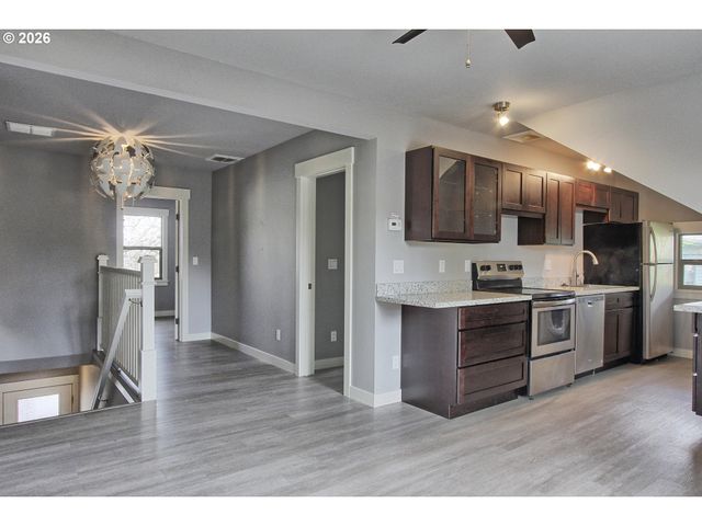 2422 Ne Glisan, Portland, OR 97232