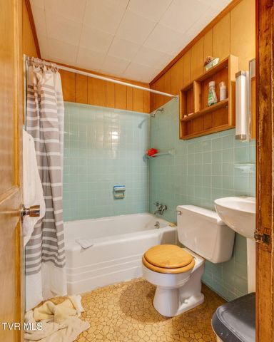 1660 Redwood Drive, Kingsport, TN 37664