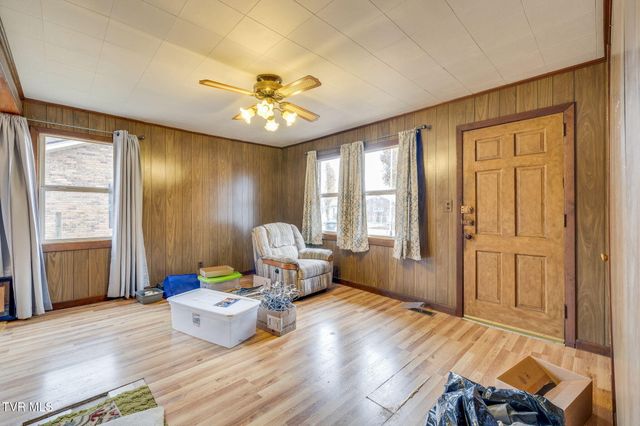 1660 Redwood Drive, Kingsport, TN 37664