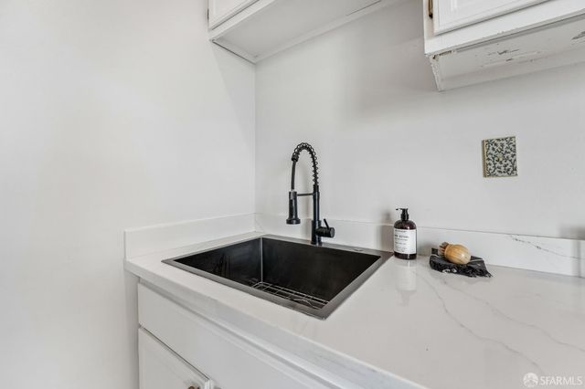 3725 Sacramento Street, San Francisco, CA 94118