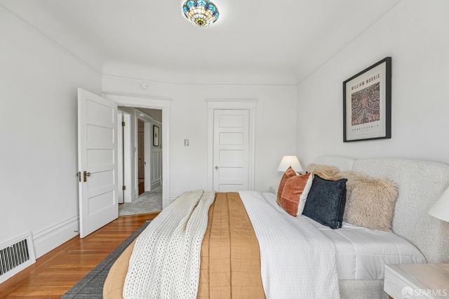 3725 Sacramento Street, San Francisco, CA 94118