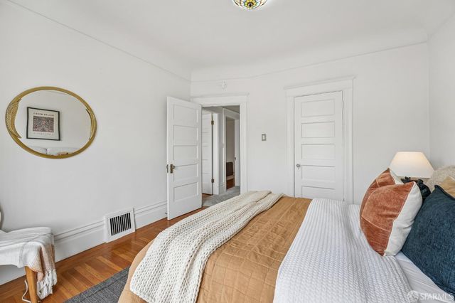 3725 Sacramento Street, San Francisco, CA 94118