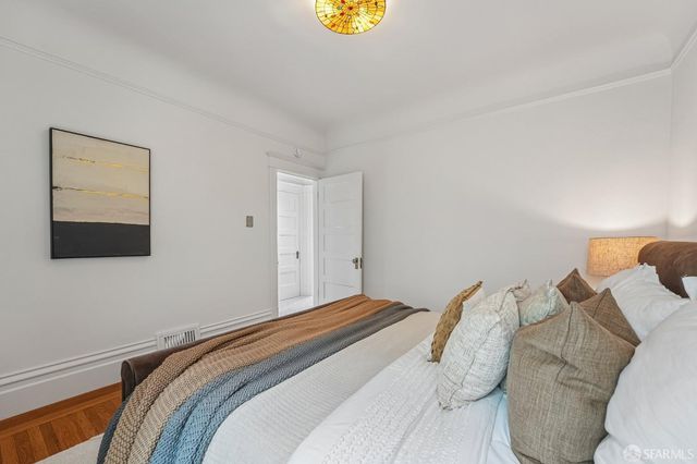 3725 Sacramento Street, San Francisco, CA 94118