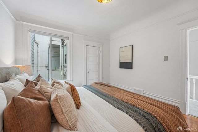 3725 Sacramento Street, San Francisco, CA 94118