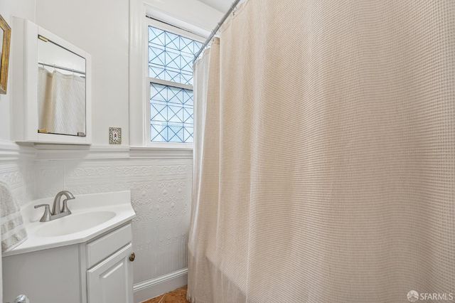 3725 Sacramento Street, San Francisco, CA 94118