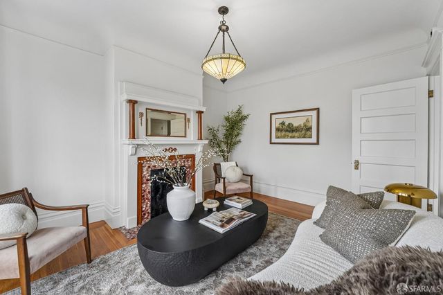 3725 Sacramento Street, San Francisco, CA 94118