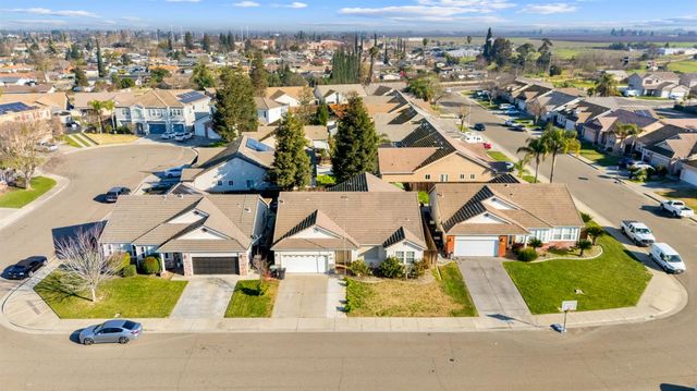 1616 Sapphire Dr, Livingston, CA 95334