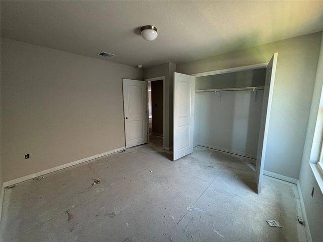 117 Prairie Falls DR, Hutto, TX 78634