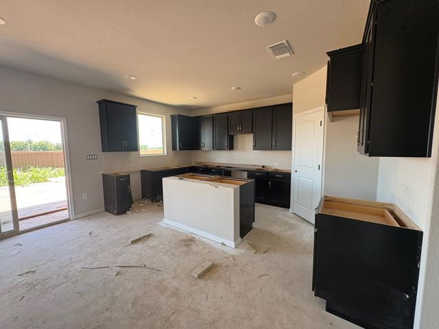 117 Prairie Falls DR, Hutto, TX 78634