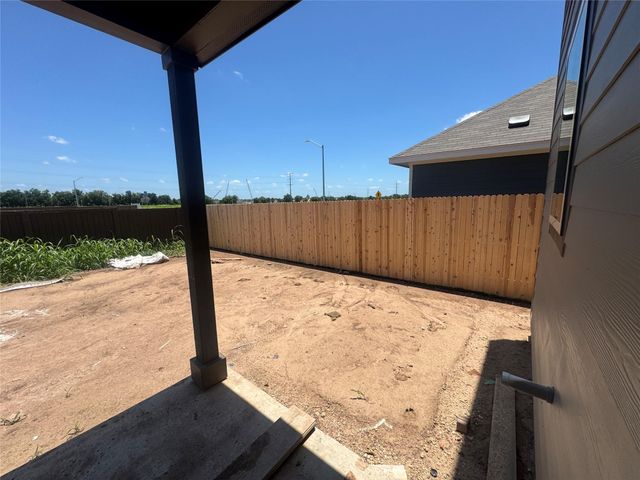 117 Prairie Falls DR, Hutto, TX 78634