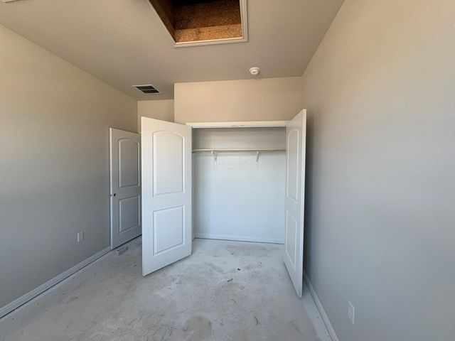 117 Prairie Falls DR, Hutto, TX 78634