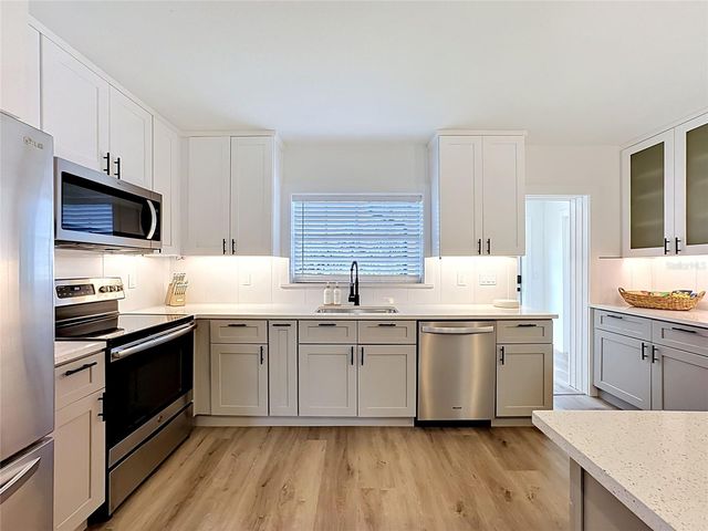 1290 OXFORD DRIVE, Englewood, FL 34223