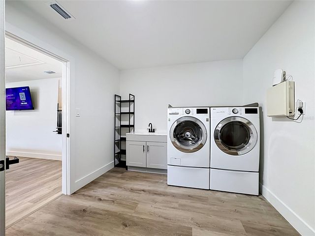 1290 OXFORD DRIVE, Englewood, FL 34223