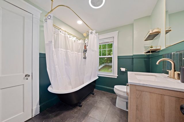 30 Hillside Ave, Quincy, MA 02170