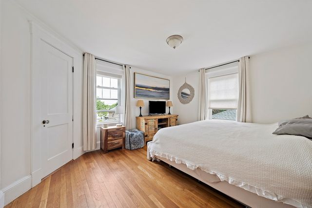 30 Hillside Ave, Quincy, MA 02170