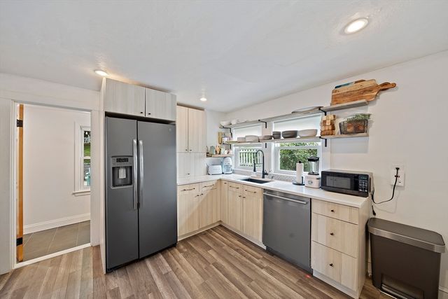 30 Hillside Ave, Quincy, MA 02170