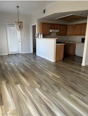 9470 Peace Way 211, Las Vegas, NV 89147