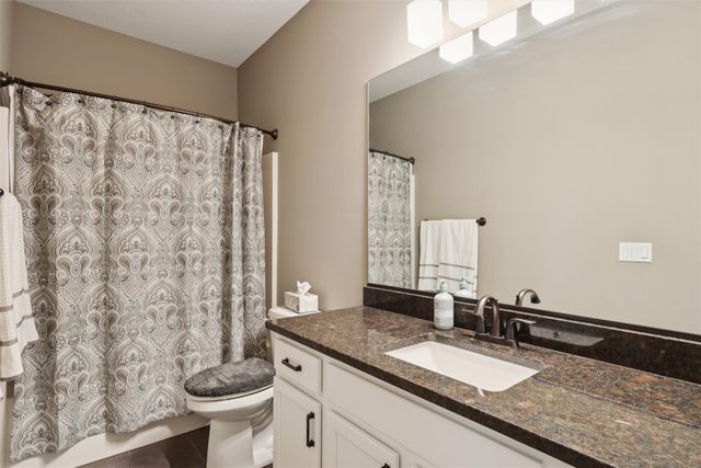 9146 Canyon Street, West Des Moines, IA 50266