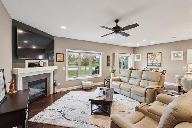 9146 Canyon Street, West Des Moines, IA 50266