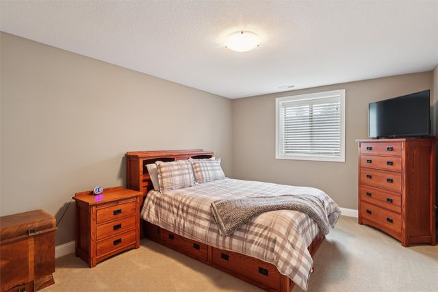 9146 Canyon Street, West Des Moines, IA 50266