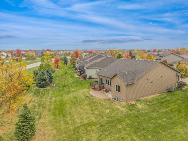 9146 Canyon Street, West Des Moines, IA 50266