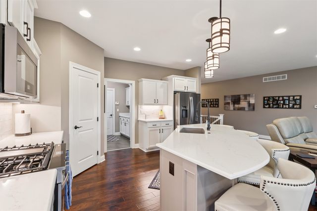 9146 Canyon Street, West Des Moines, IA 50266