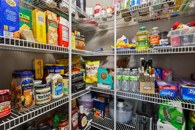 9146 Canyon Street, West Des Moines, IA 50266