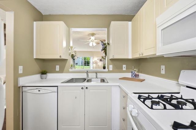 4052 Meadowick Drive, 89B, Columbus, OH 43230