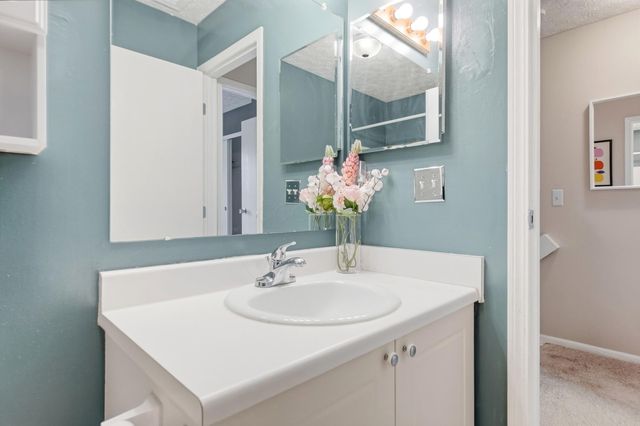 4052 Meadowick Drive, 89B, Columbus, OH 43230