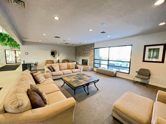 4052 Meadowick Drive, 89B, Columbus, OH 43230