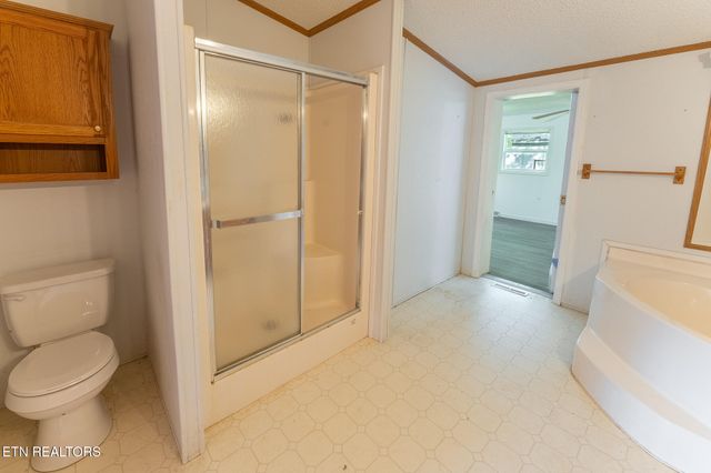 8620 Vandever Rd, Crossville, TN 38572