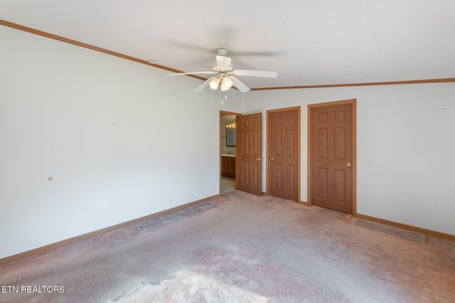 8620 Vandever Rd, Crossville, TN 38572
