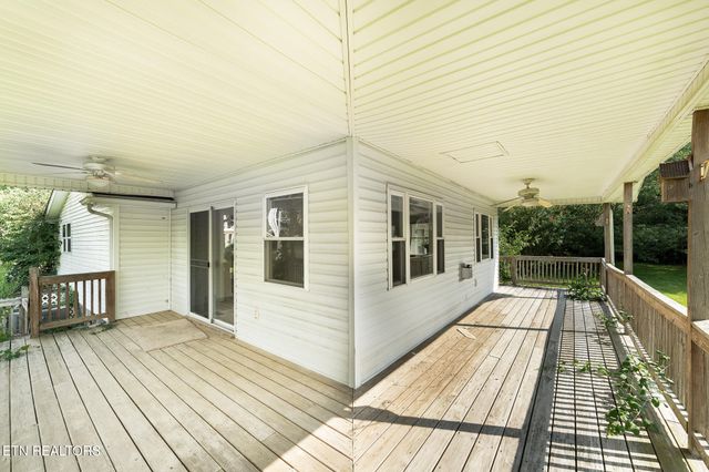 8620 Vandever Rd, Crossville, TN 38572