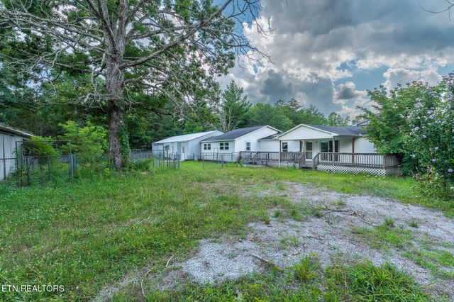 8620 Vandever Rd, Crossville, TN 38572