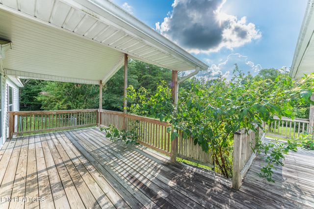 8620 Vandever Rd, Crossville, TN 38572