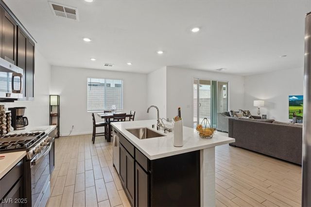 2936 Gaffer Film Street, Las Vegas, NV 89156