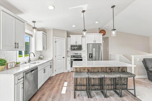 25707 Euclid Avenue, Wyoming, MN 55092