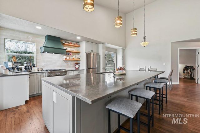 2477 W Conifer St, Eagle, ID 83616