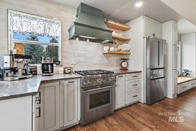 2477 W Conifer St, Eagle, ID 83616