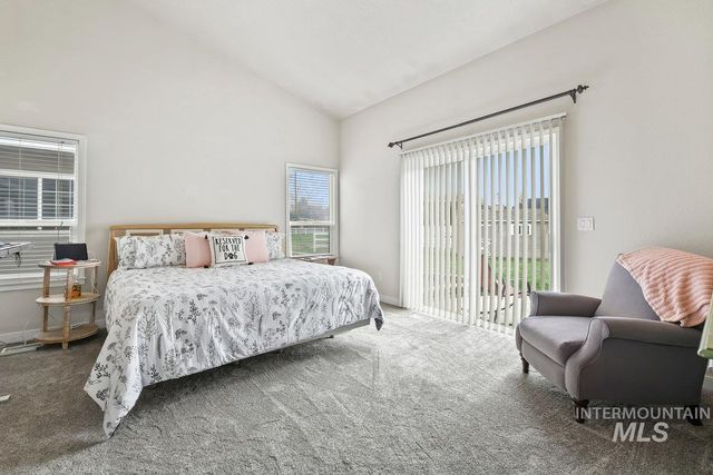 2477 W Conifer St, Eagle, ID 83616
