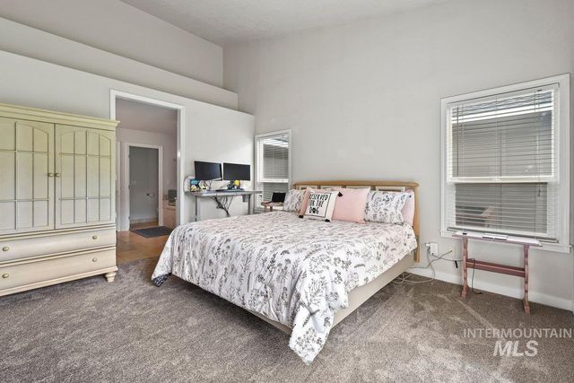 2477 W Conifer St, Eagle, ID 83616