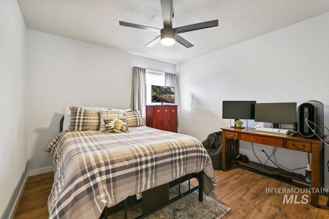 2477 W Conifer St, Eagle, ID 83616