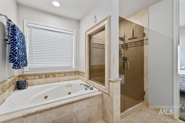 2477 W Conifer St, Eagle, ID 83616
