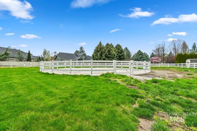 2477 W Conifer St, Eagle, ID 83616