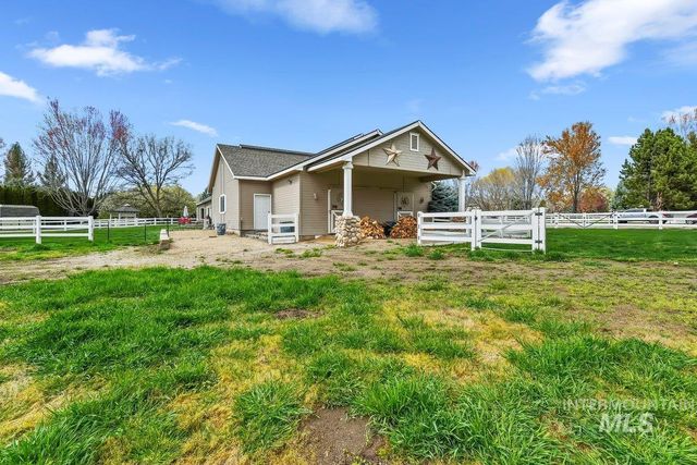 2477 W Conifer St, Eagle, ID 83616