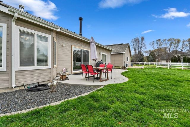 2477 W Conifer St, Eagle, ID 83616