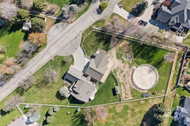 2477 W Conifer St, Eagle, ID 83616