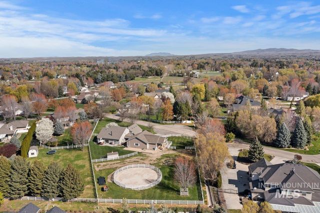 2477 W Conifer St, Eagle, ID 83616