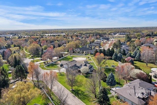 2477 W Conifer St, Eagle, ID 83616