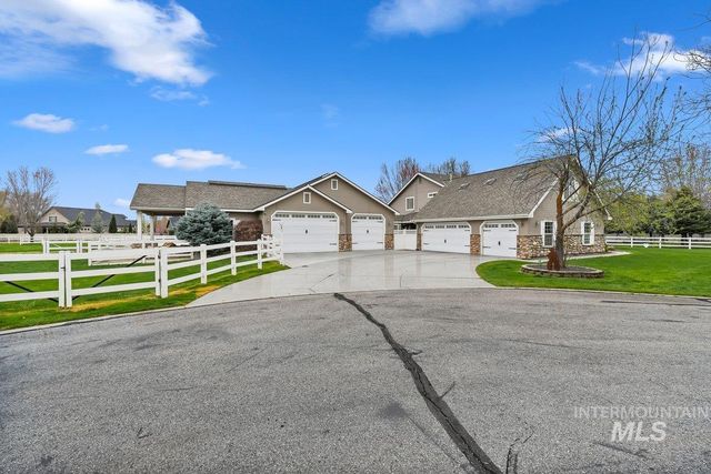 2477 W Conifer St, Eagle, ID 83616